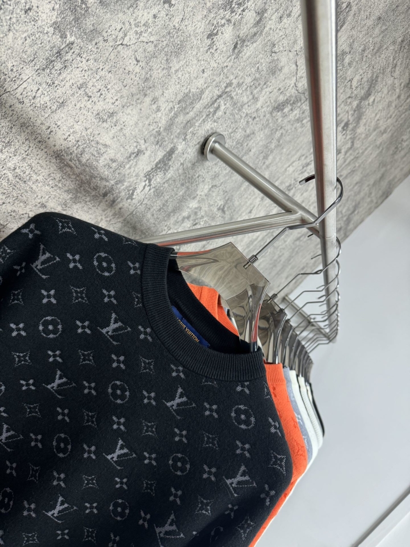 l0vis Vvtt0n sweater